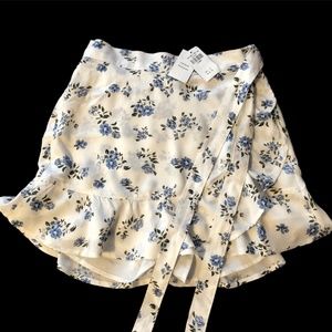 Hollister Ultra High-Rise Floral Skirt, Size XS, NWT